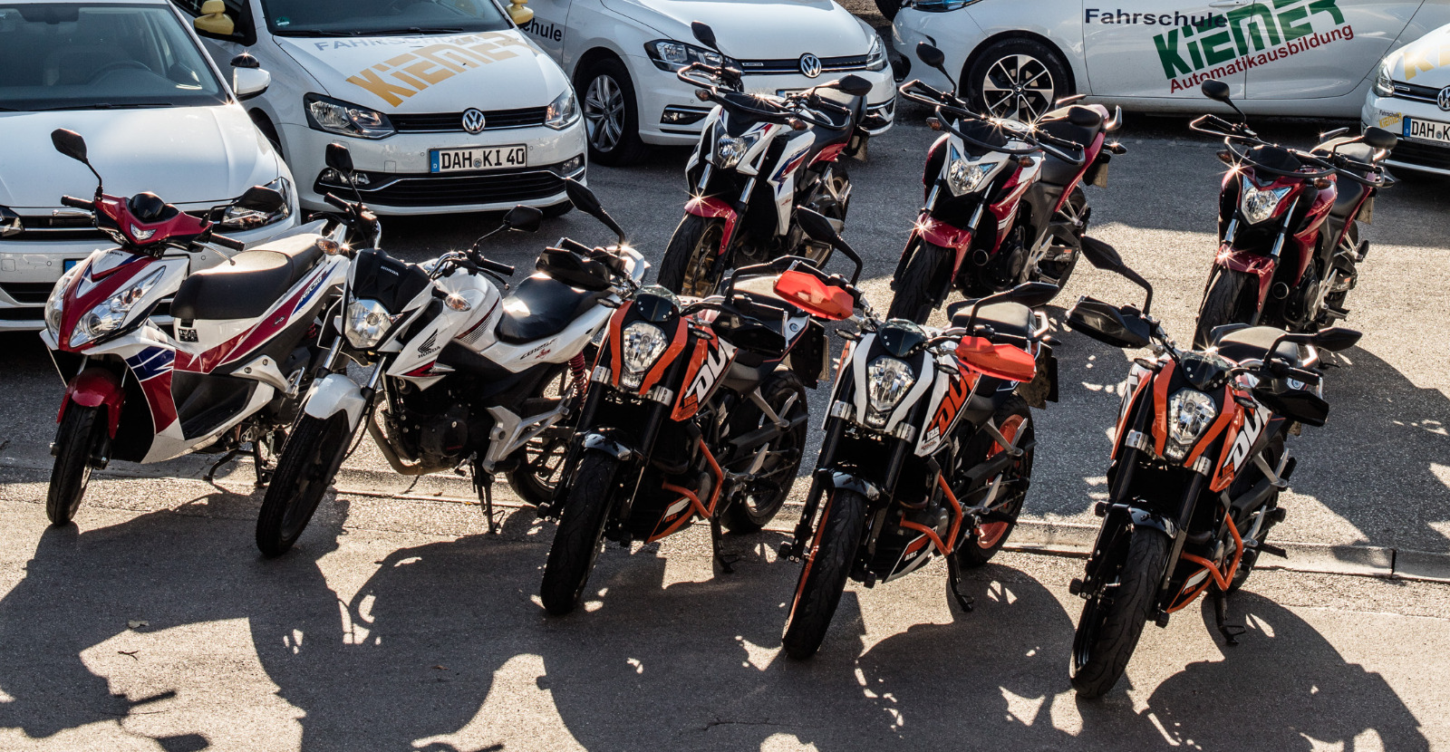 Motorräder der Fahrschule in Odelzhausen