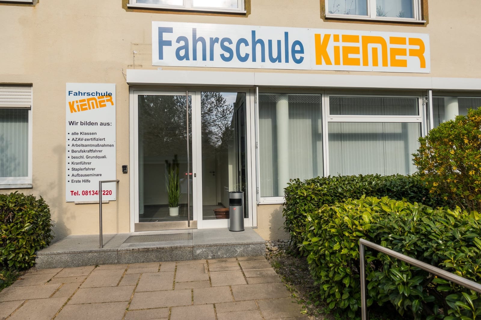 Gebäude der Odelzhausender Fahrschule Kiemer
